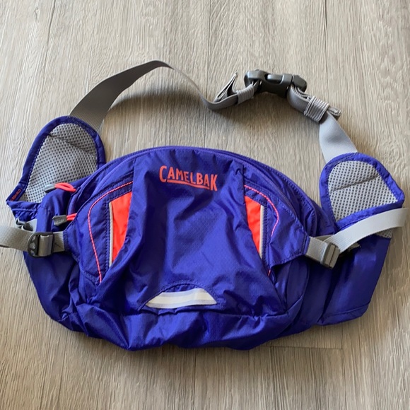 camelbak sling bag
